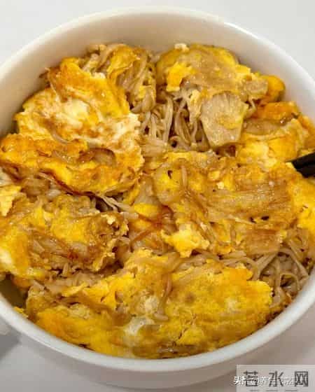 肝血越少，睡眠越差，建议多吃3样，滋补肝血，安神助眠身体好