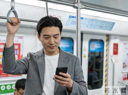 在单位，关系越简单的人，往往越安全