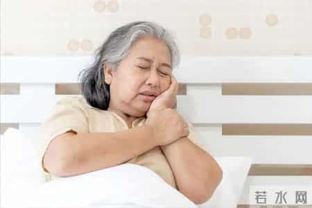 医生警告：嘴巴出现3种异常，可能是肿瘤的前兆，一定要警惕了！