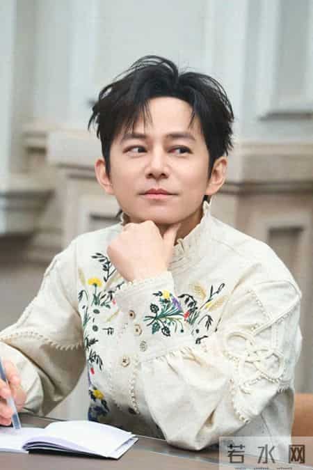 紧急扩散！何炅这波“女性生存指南”建议女孩们抄下来焊进备忘录