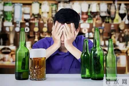 医生坦言：老人若戒掉喝酒，不出半年时间，身体或会有这几个改变