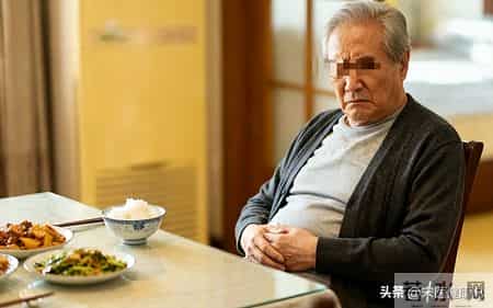 "吃饭八分饱"被推翻了医生-过了58岁，吃饭尽量要做到这5点