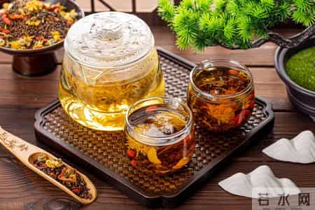 高血压一口酒都不能喝？医生怒斥：高血压还喝这3样，不要命了