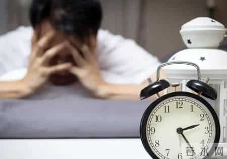 10点睡觉被推翻了？医生提醒：过了60岁，睡觉尽量要做到这7点