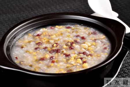 咸菜立大功？医生调查发现：高血脂患者吃咸菜时，要多注意这几点