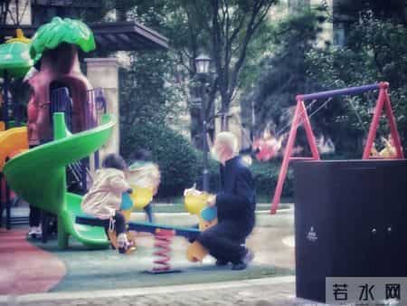 凡是有了孙子的家庭，你们发觉没有，老人都有四个变化