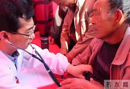 院士集体警告糖友：比甜食更升糖的“隐形杀手”，马上撤下餐桌