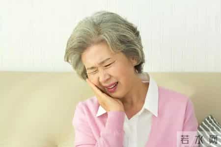 医生警告：嘴巴出现3种异常，可能是肿瘤的前兆，一定要警惕了！