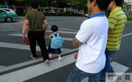 看孙子也用高科技