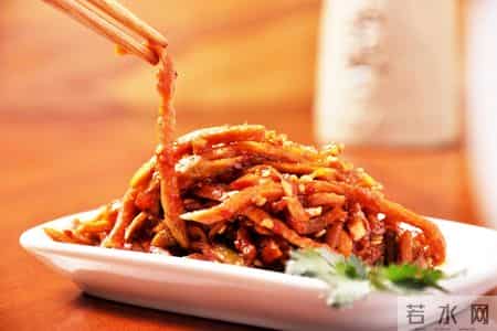 咸菜立大功？医生调查发现：高血脂患者吃咸菜时，要多注意这几点