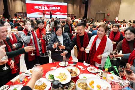 为何年会渐成过去式？一场老板、员工与行政的三方“解脱”