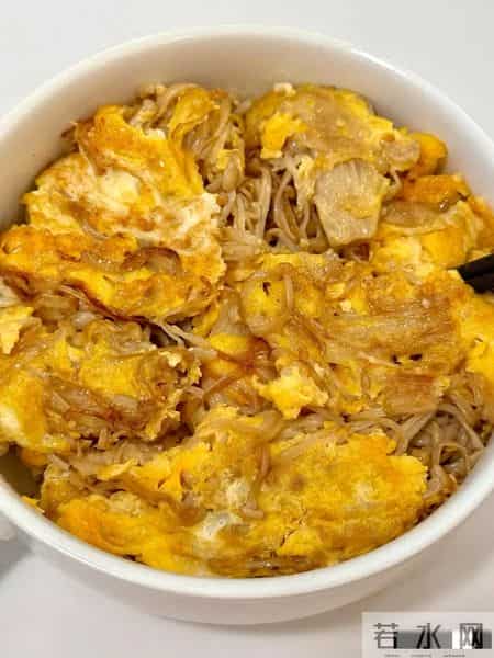 失眠一闭眼全是梦？肝脏在“喊渴”！多吃这3样，一觉睡到大天亮