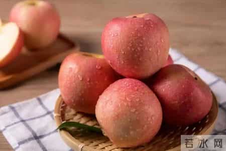 苹果是糖尿病的催化剂？医生再次提醒：不想血糖飙升，4物别多吃