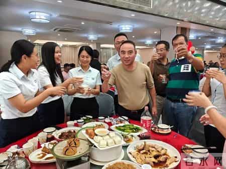 为何年会渐成过去式？一场老板、员工与行政的三方“解脱”