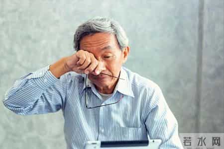 浙大研究：阿尔兹海默症早期不是记性差，而是身上4表现，需注意