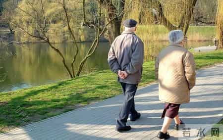 医生：血压高的人，宁可冬天出门走路，也别碰这7件伤血管的事