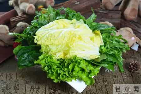 白菜立大功！医生调查发现：白菜对这4种疾病颇有益处，可以常吃