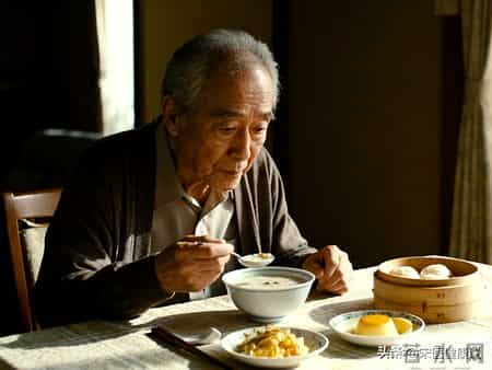 "吃饭八分饱"被推翻了医生-过了58岁，吃饭尽量要做到这5点