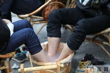 斑块和洗脚有关系？医生建议血管不好的人，洗脚时多留心这5点