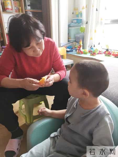 看孙子也用高科技