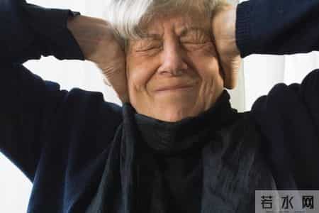 医生：血压高的人，宁可冬天出门走路，也别碰这7件伤血管的事