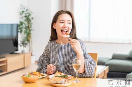 吃饭习惯决定胰腺寿命？医生警告：4个坏习惯正在“毁胰腺”