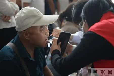 医生警告：嘴巴出现3种异常，可能是肿瘤的前兆，一定要警惕了！